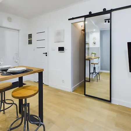 Modern And Comfortable With Smart Tvs Near Pge By Renters