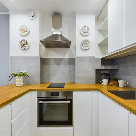 Modern And Comfortable Studios With Smart Tvs Near Pge By Noclegi Renters *