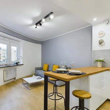 Modern And Comfortable Studios With Smart Tvs Near Pge By Noclegi Renters Daire