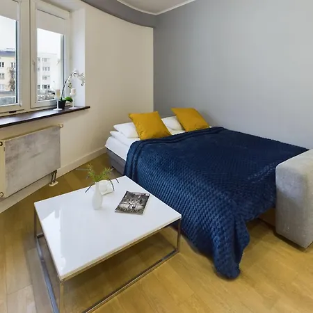 Modern And Comfortable Studios With Smart Tvs Near Pge By Noclegi Renters Varşova
