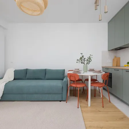 Daire Modern And Comfortable Studios With Smart Tvs Near Pge By Noclegi Renters Varşova