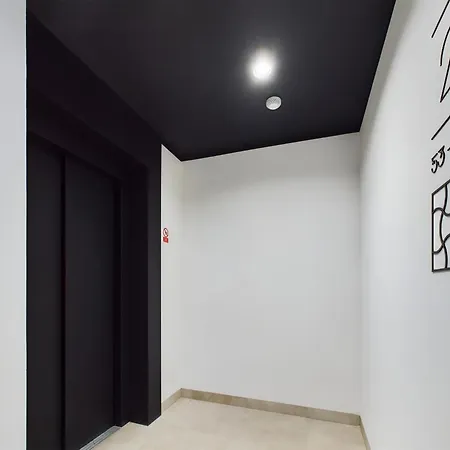 Modern And Comfortable With Smart Tvs Near Pge By Renters *